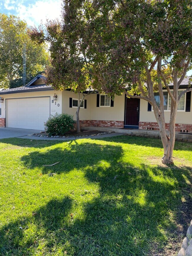 Photo - Located near downtown! Updated 3bed/2bath home with large family room/Rec room and side RV parking