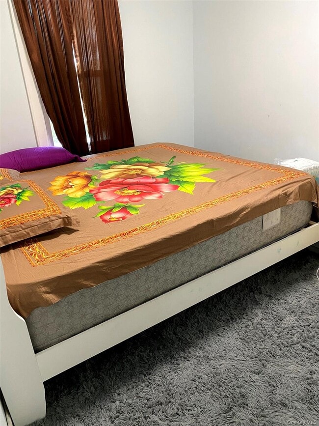 Photo - 107-02 Pinegrove St