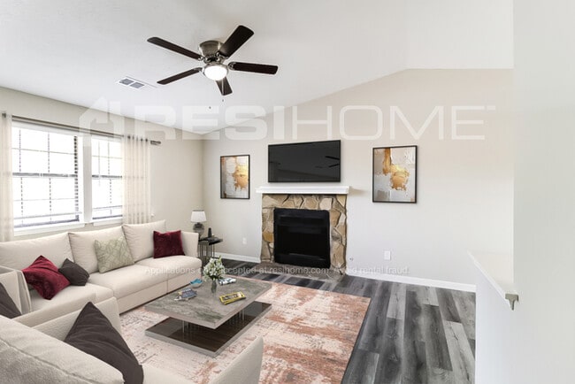 Photo - 2124 Mallard Way