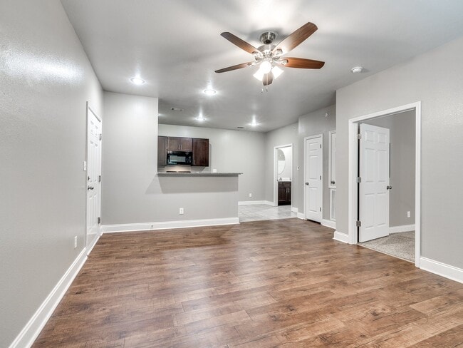 Photo - White Oak Apartments