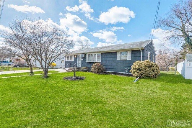 Photo - 19 Roosevelt Ave Casa