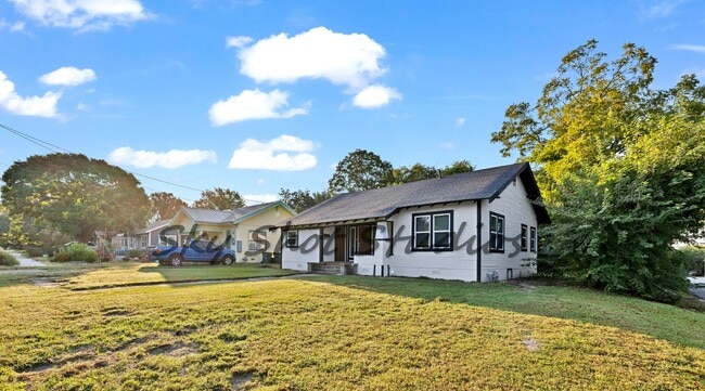 Photo - 326 W Rainey St