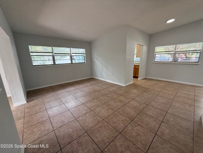 Photo - 420 N Fiske Blvd