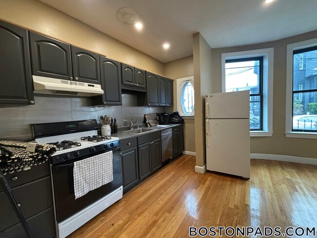 17 Highgate St Unit 1