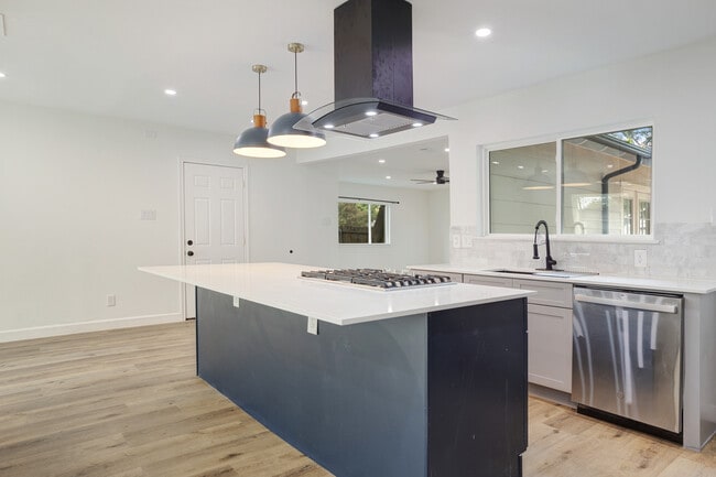 Photo - 110 Glenn Ave