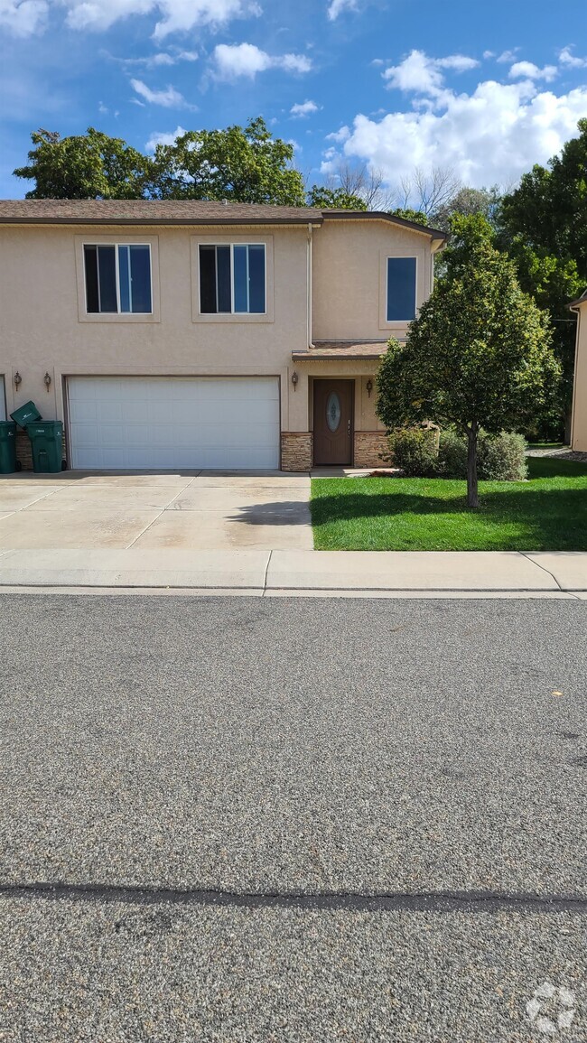 Building Photo - 807 Montclair Dr Rental