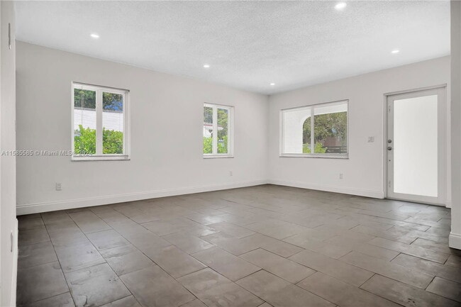 Photo - 1243 NW 25th St