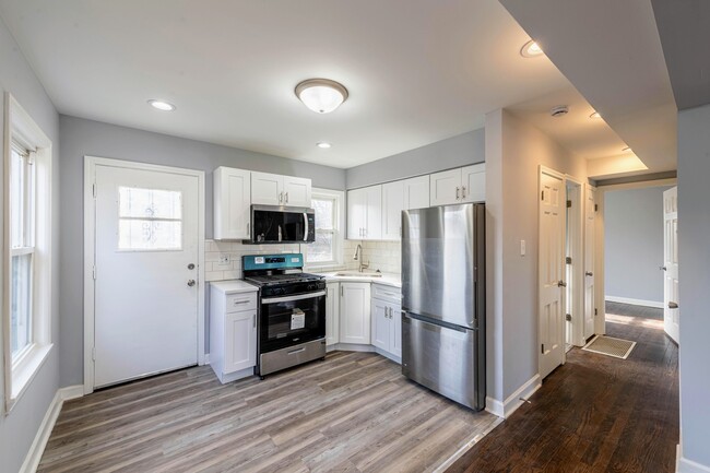 Photo - 237 E 143rd St