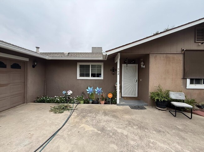 Photo - 942 Eaton Ave