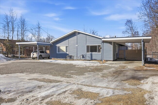 Building Photo - 900 N Wesglenn Cir Unit #2