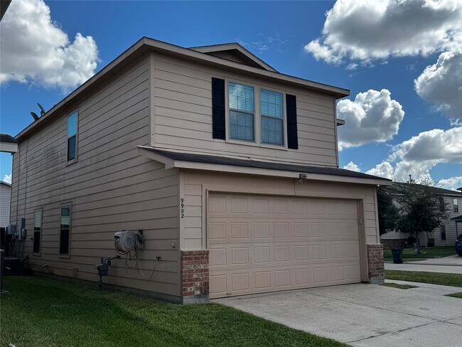 Photo - 9902 Waldens Pond Court