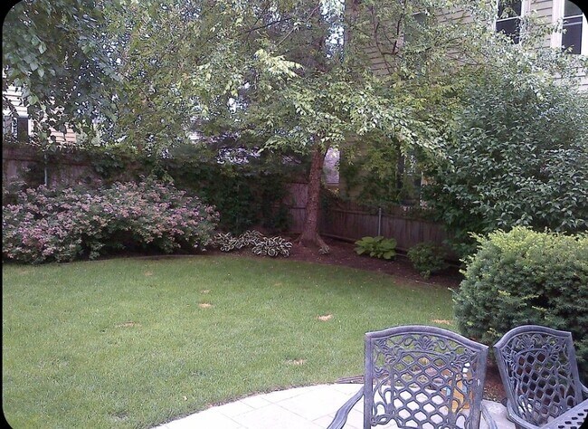 Photo - 24 E George St Unidad 2