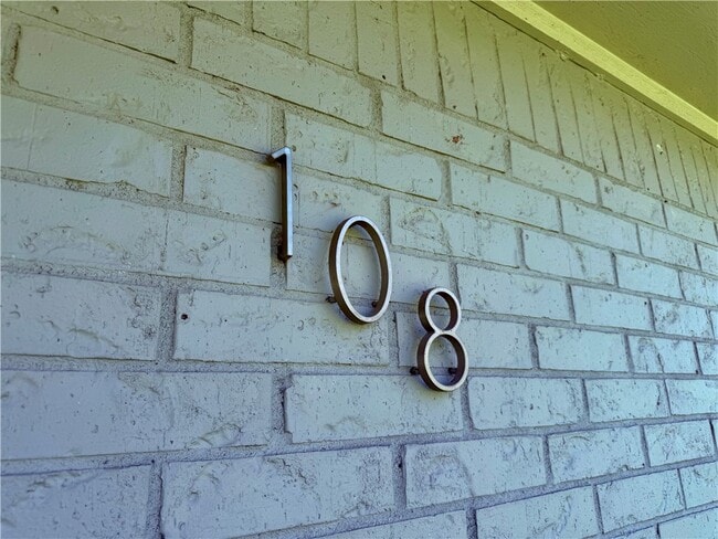 108 SE 13th St