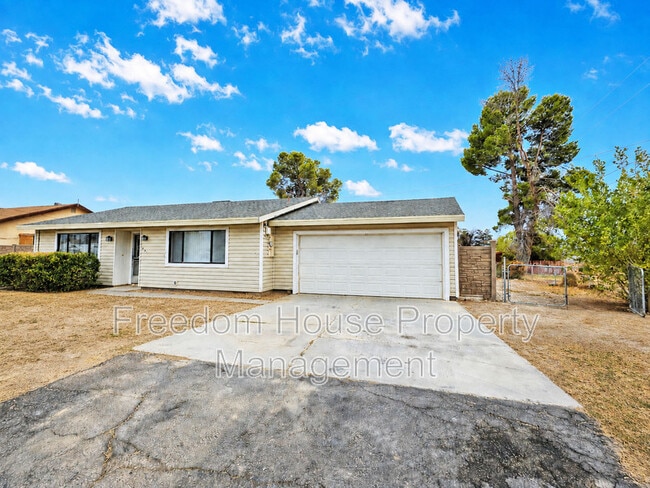 Photo - 721 E Calvada Blvd
