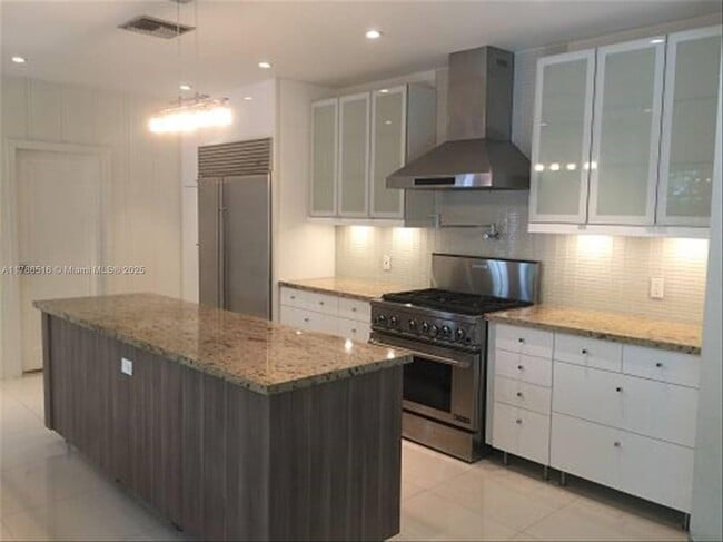 Photo - 6832 Mindello St