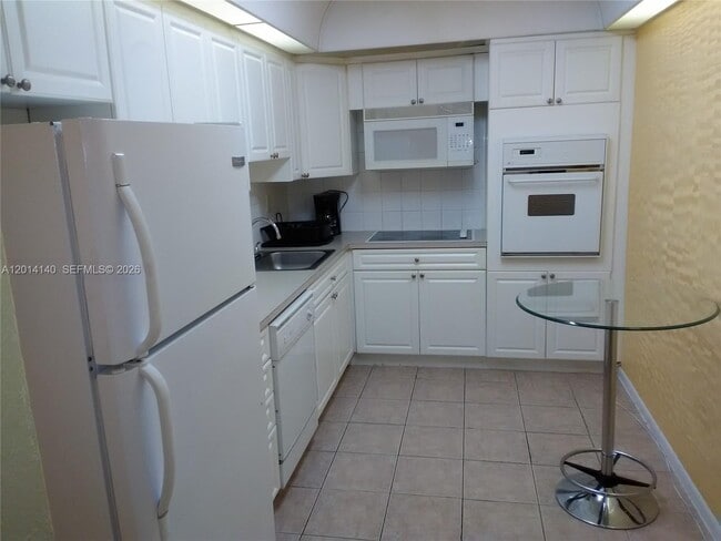 Photo - 19380 Collins Ave Unit 211