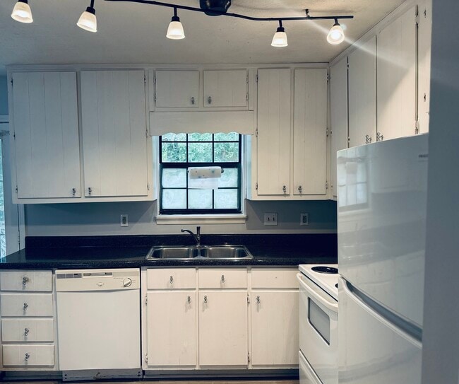 Photo - 2645 Parkside Way