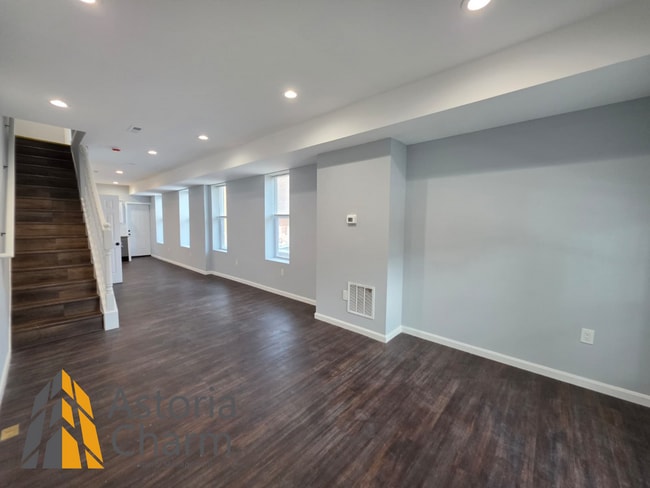 Photo - Fully Renovated 3 Bed 3 Bath End Unit Rowhome with Den, Ensuite and Finished Basement