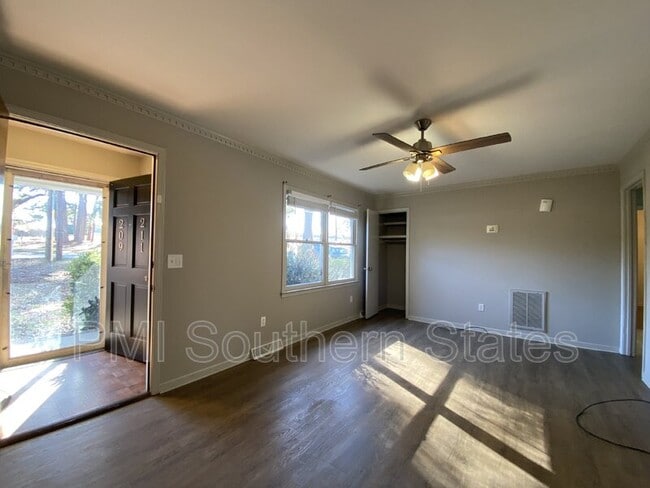Photo - 209 Jonesville Rd