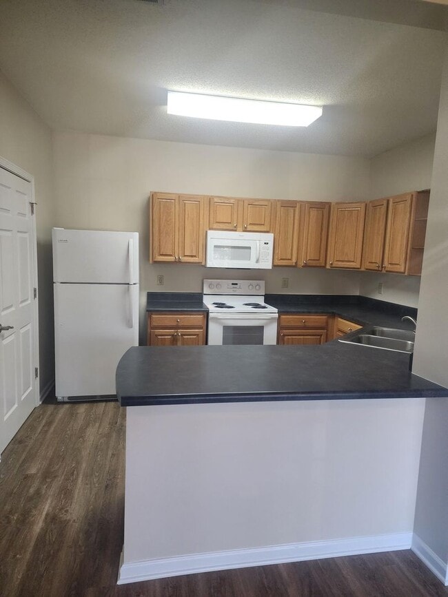 Photo - 190-102 (11) Unit 102-11