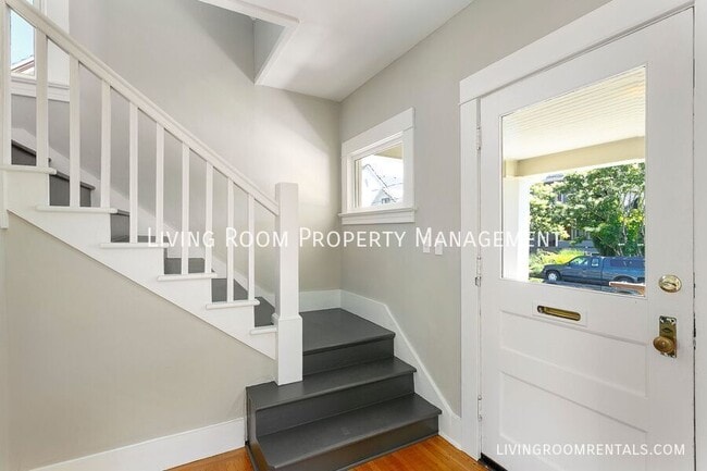Photo - 4137 NE 8th Ave