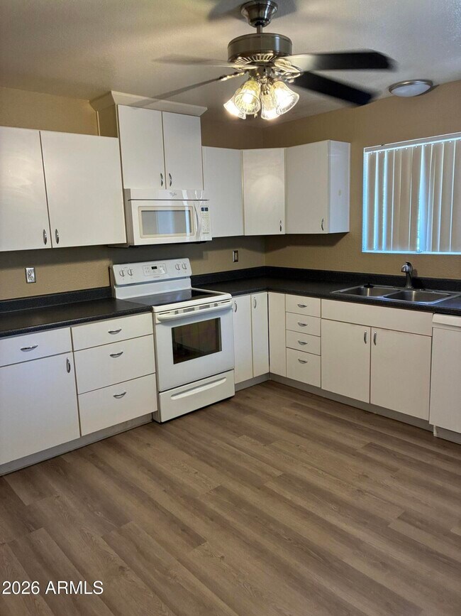 Photo - 7314 E Polk St