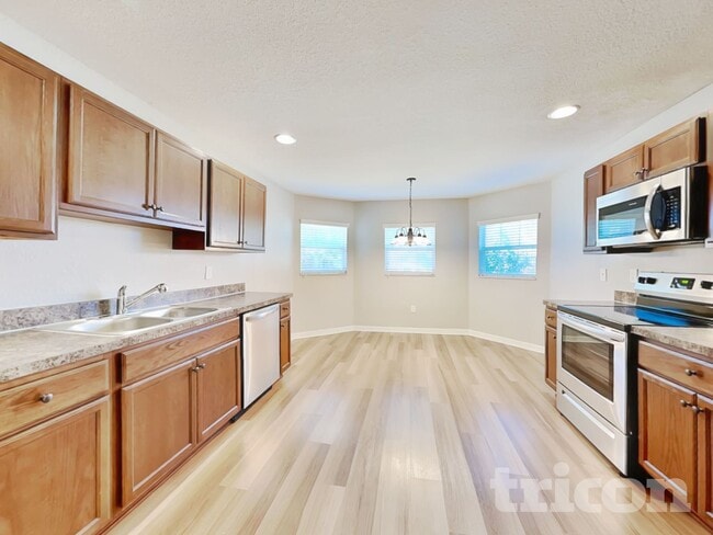 Photo - 77 Lake Ring Dr