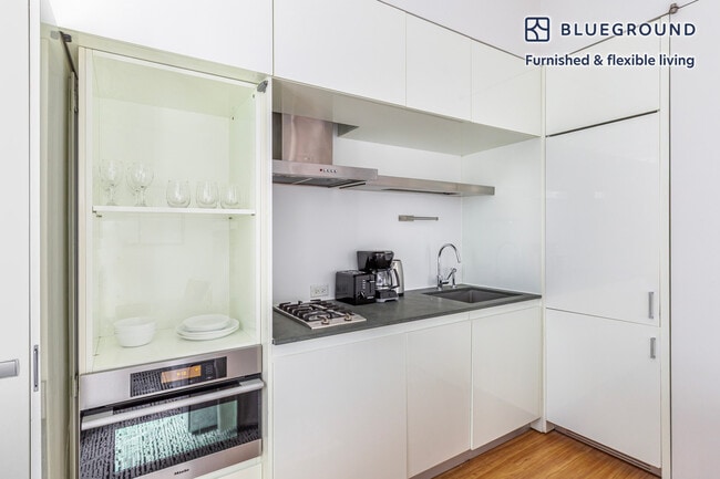 Photo - 70 W 45th St Unit FL35-ID2058