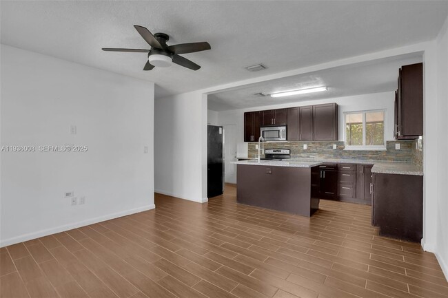 510 N 69th Ave