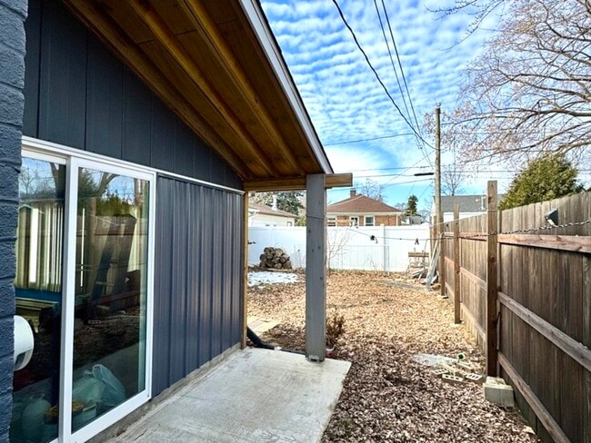 Photo - 216 Burton Ave