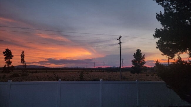 Photo - Mountain Views- La Pine