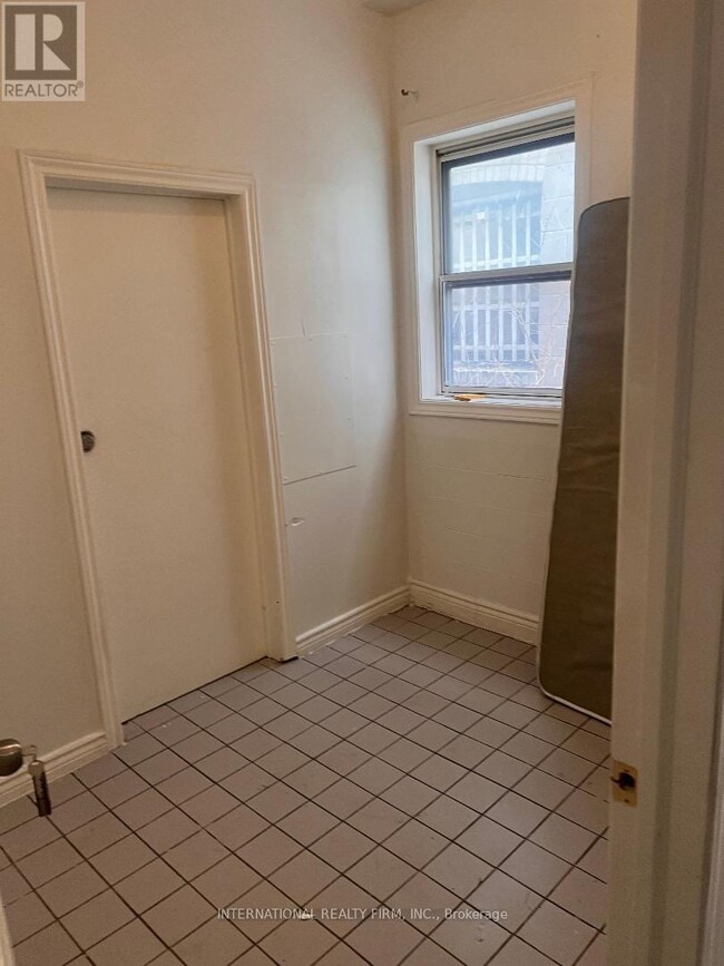 Photo - 2036 Weston Rd