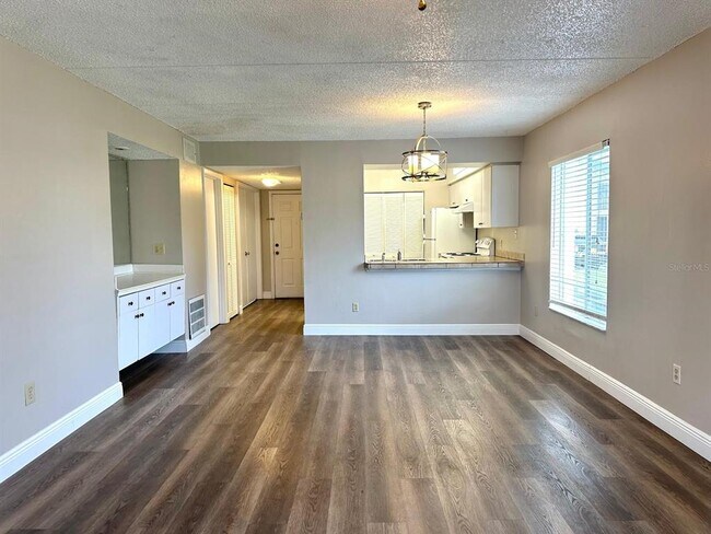 Photo - 5613 Blue Shadows Ct Unidad 2