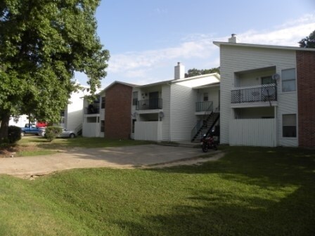 Photo - Longstreet Apartments