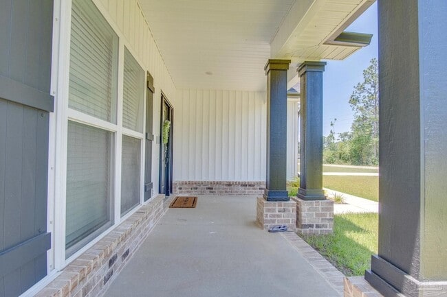 Photo - 9861 Shangri La West Rd