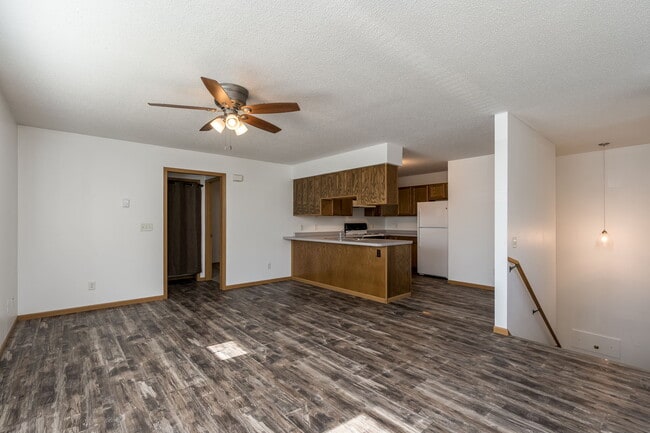 Photo - 115 Balcerzak Dr