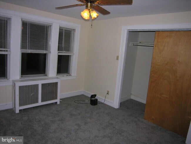 Photo - 577 Green Ln