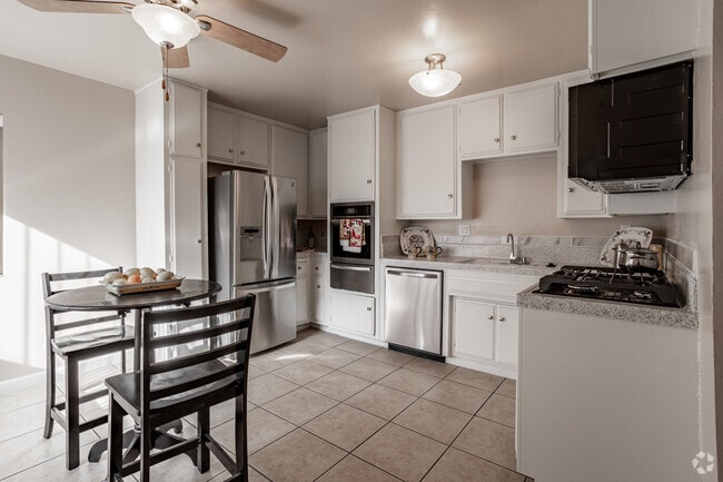 3BR, 2BA - 1188SF - Kitchen