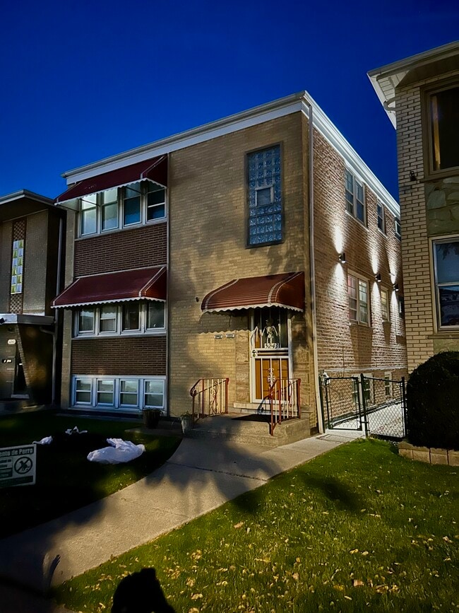 Photo - 5243 S Kilbourn Ave Unit 1