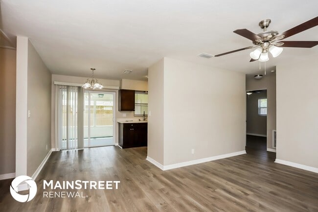 Photo - 8765 56th St