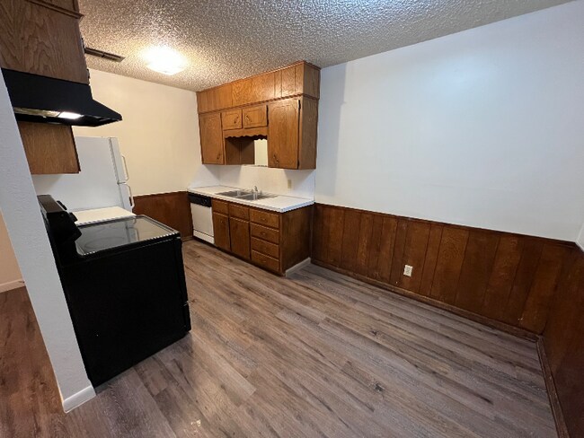 Photo - 1702 Kirk Ave Unit 101