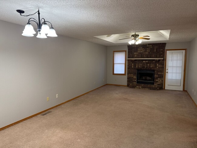 Photo - 2 Bedroom 2 Bathroom Duplex in Southwest Springfield! $995! Kickapoo School District!