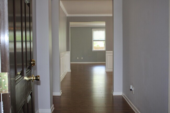 Photo - 217 Edgecroft Way