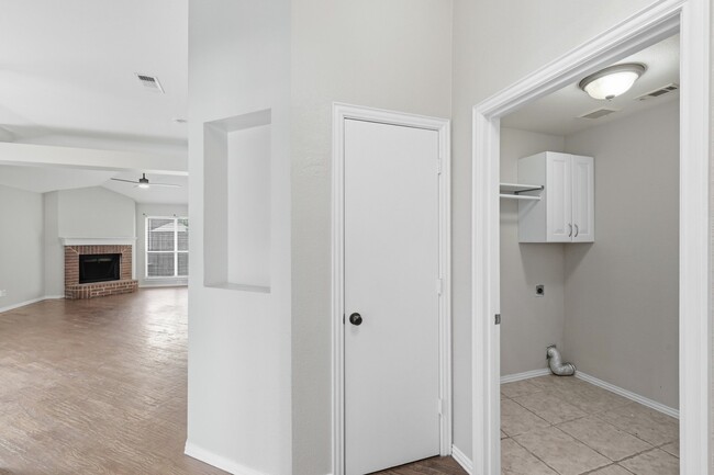 3BR/2.0BA Single Family - Little Elm