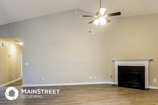 Photo - 431 Bridgestone Ln