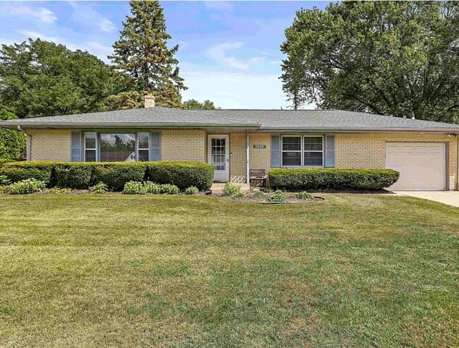 Front - 2435 Devonshire Dr House