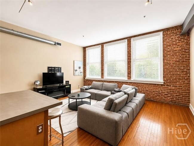 Photo - 122 W Broughton St Unidad 202