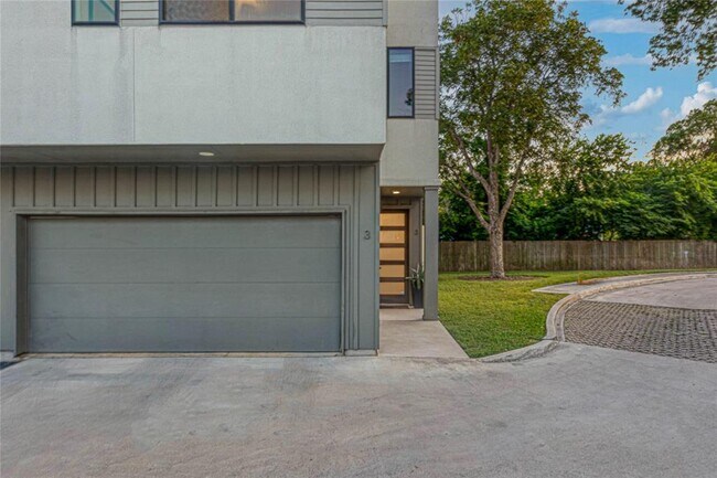 Photo - 6409 Berkman Dr