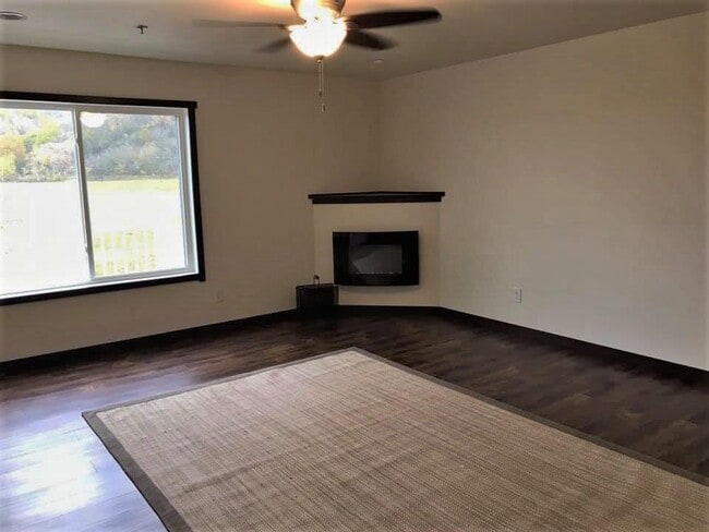 Photo - 615 McHugh Rd