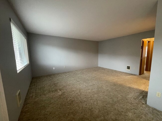 Photo - SKAE112-Triplex Unit SKAE112